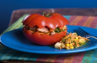 Tomates rellenos de atún